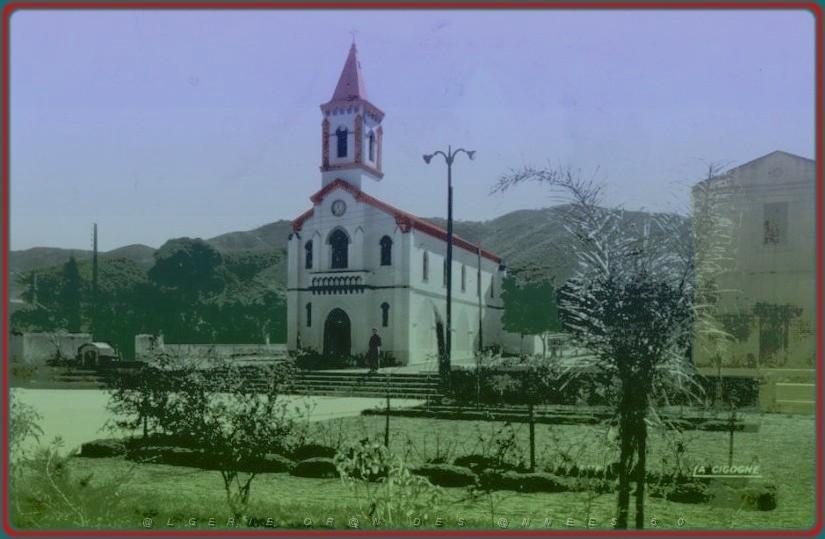 BOUSFER ANNEES 50 L EGLISE ST ANNE ET SA PLACE 04.jpg